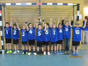 Handball SG Süd/Blumenau Archiv - Die Minis unterstützen die Herren 1